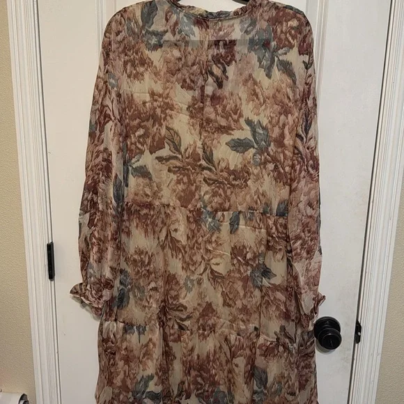 Dex antique rose floral dress
Size XL - Picture 5 of 5